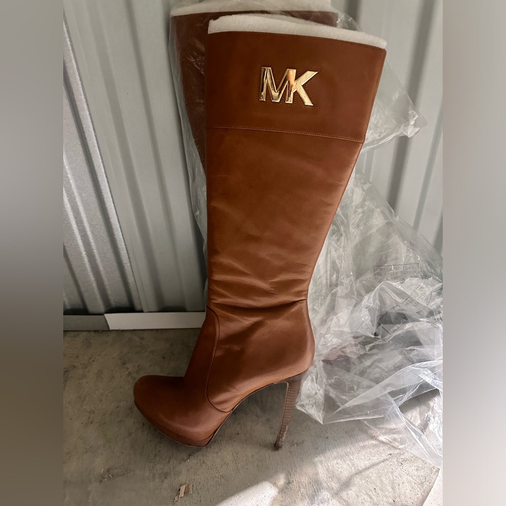 Michael Kors Boots Size 9